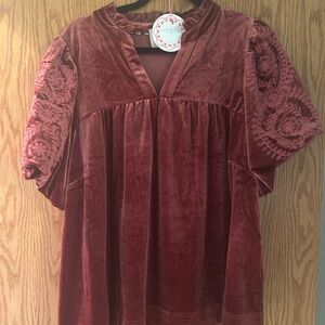 Umgee Women's Velvet Top - Rich Burgundy